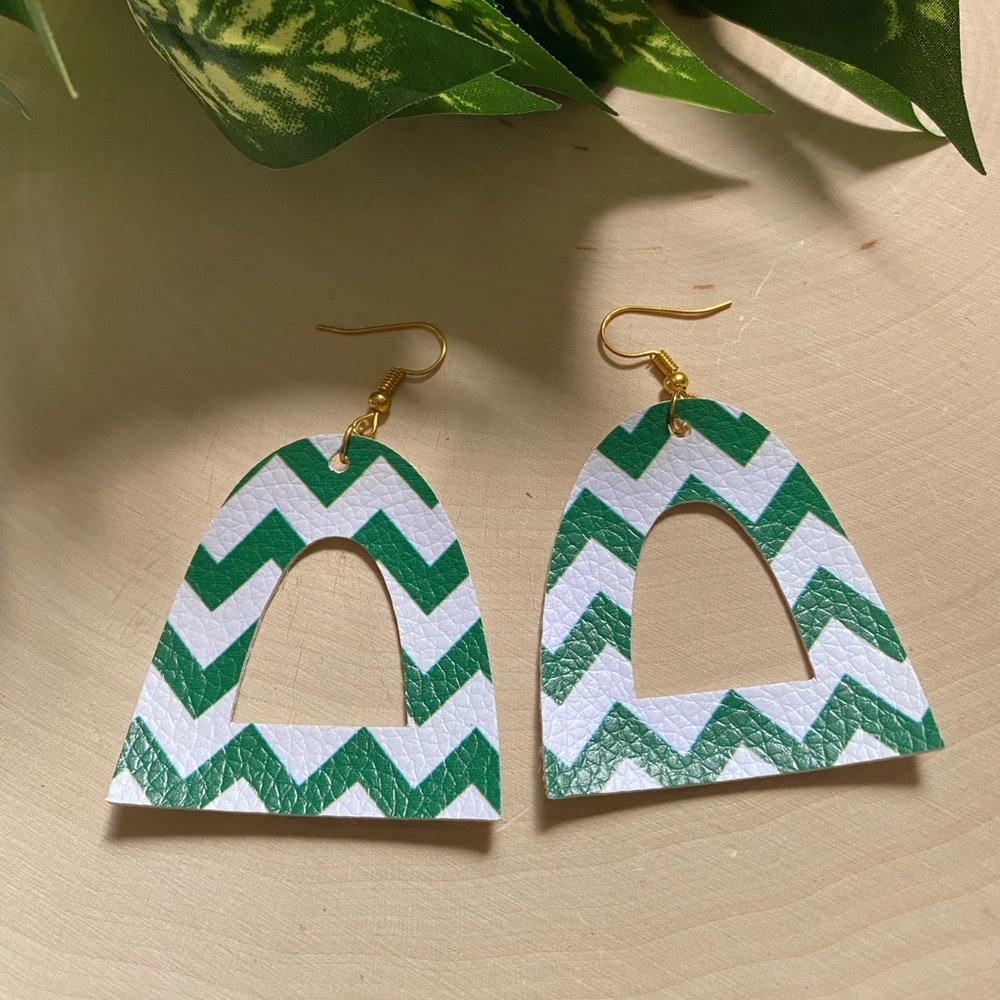 Dangling Zig Zag Print St Patrick’s Day Earrings